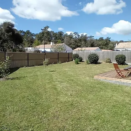 Holiday home Au Pied De La Foret Saint-Jean-de-Monts