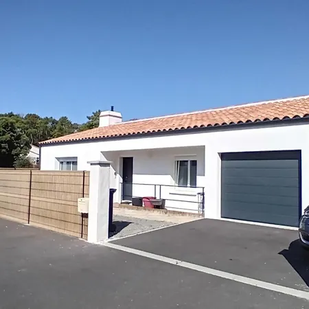 Au Pied De La Foret Holiday home *