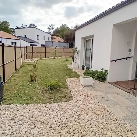 Au Pied De La Foret Holiday home