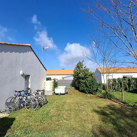 Au Pied De La Foret Holiday home